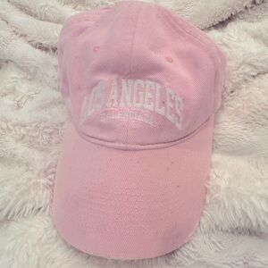 Pick beautiful cap for women who loves hiking